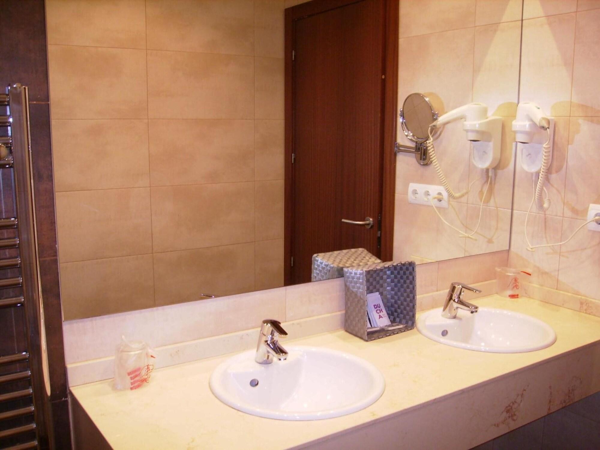 Hotel Roma Valladolid Luaran gambar